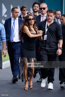 Maria Becerra feet photo 9