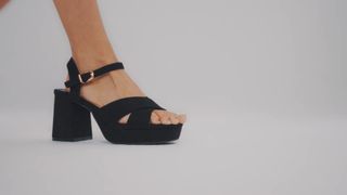 Maria Becerra feet photo 13