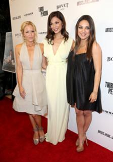 Maria Bello feet photo thumbnail