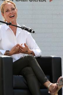 Maria Bello feet photo thumbnail