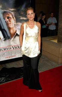 Maria Bello feet photo thumbnail