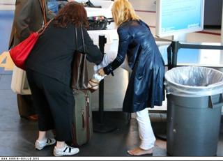 Maria Bello feet photo thumbnail