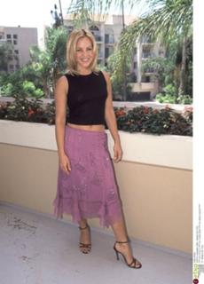 Maria Bello feet photo thumbnail