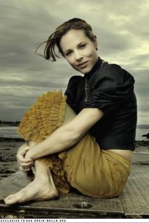 Maria Bello feet photo thumbnail