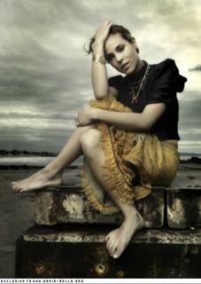 Maria Bello feet photo thumbnail