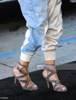 Maria Bello feet photo thumbnail