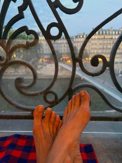 Maria Bello feet photo thumbnail