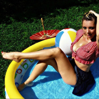 Maria Brink feet photo 1