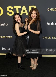 Maria Canals-Barrera feet photo thumbnail