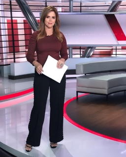 Maria Celeste Arraras feet photo thumbnail