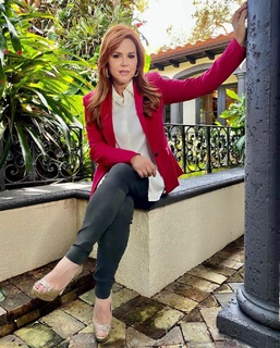Maria Celeste Arraras feet photo thumbnail