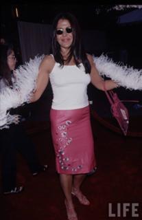 Maria Conchita Alonso feet photo thumbnail