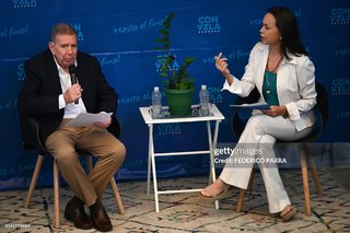 Maria Corina Machado feet photo 10
