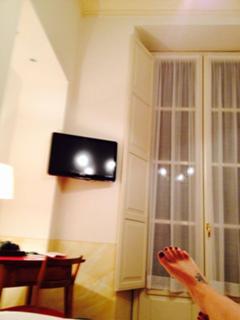 Maria Cândida feet photo 9