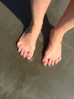 Maria Cândida feet photo 17