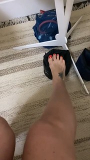 Maria Cândida feet photo 9