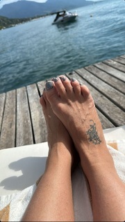 Maria Cândida feet photo 6