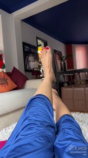 Maria Cândida feet photo 7