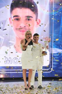 Maria De Filippi feet photo thumbnail