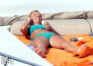 Maria De Filippi feet photo thumbnail