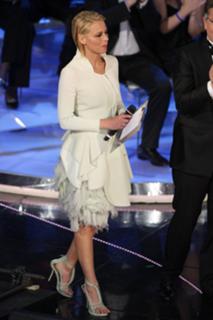 Maria De Filippi feet photo thumbnail