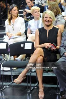 Maria De Filippi feet photo 3