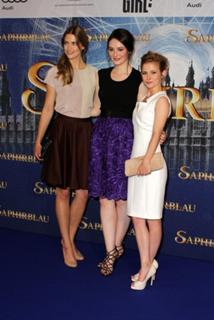Maria Ehrich feet photo thumbnail