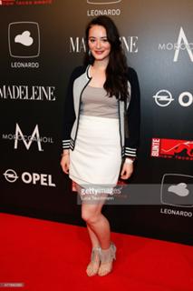 Maria Ehrich feet photo thumbnail