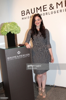 Maria Ehrich feet photo thumbnail