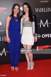 Maria Ehrich feet photo thumbnail