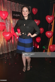 Maria Ehrich feet photo thumbnail