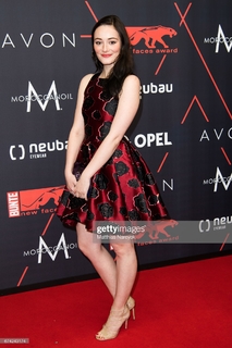 Maria Ehrich feet photo thumbnail