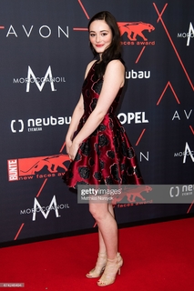 Maria Ehrich feet photo thumbnail