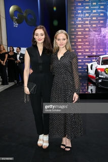 Maria Ehrich feet photo thumbnail