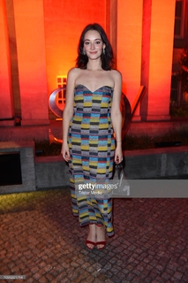 Maria Ehrich feet photo thumbnail