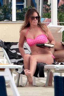 Maria Elena Boschi feet photo thumbnail