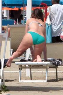 Maria Elena Boschi feet photo thumbnail