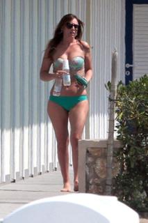 Maria Elena Boschi feet photo thumbnail