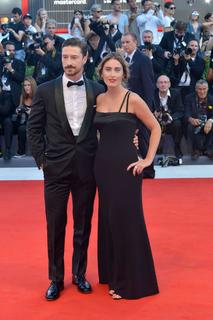 Maria Elena Boschi feet photo thumbnail