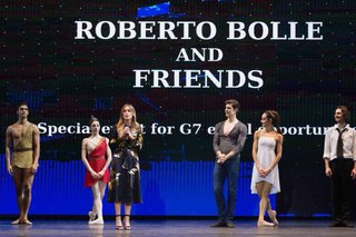 Maria Elena Boschi feet photo thumbnail