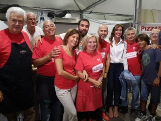 Maria Elena Boschi feet photo thumbnail