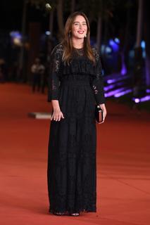 Maria Elena Boschi feet photo thumbnail