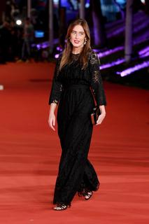 Maria Elena Boschi feet photo thumbnail