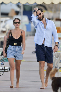 Maria Elena Boschi feet photo thumbnail