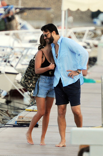 Maria Elena Boschi feet photo thumbnail