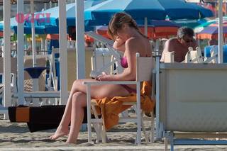 Maria Elena Boschi feet photo thumbnail