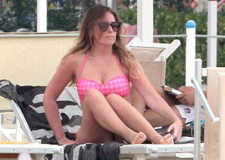 Maria Elena Boschi feet photo thumbnail