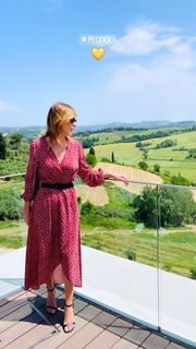 Maria Elena Boschi feet photo thumbnail