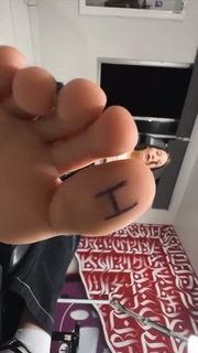 Maria Emanuelly feet photo 8