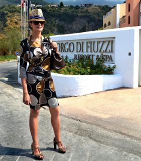 Maria Grazia Cucinotta feet photo thumbnail